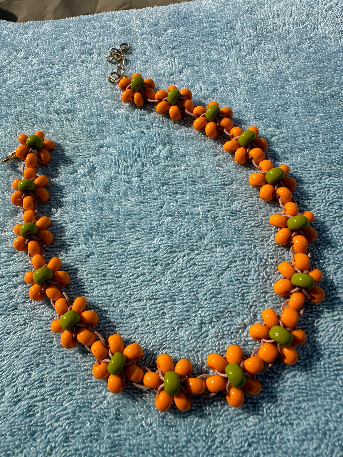 Collana Blossom fatta a mano con perline di vetro di Boemia