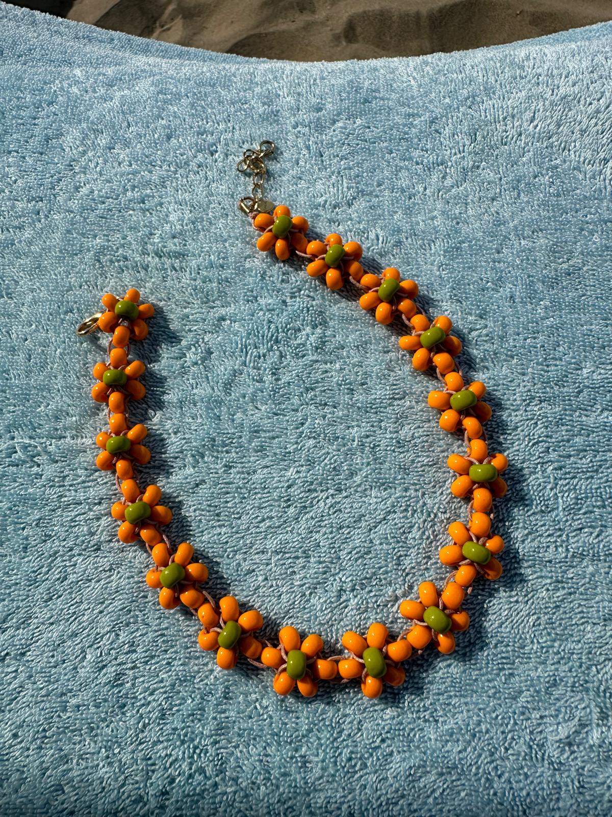 Collana Blossom fatta a mano con perline di vetro di Boemia