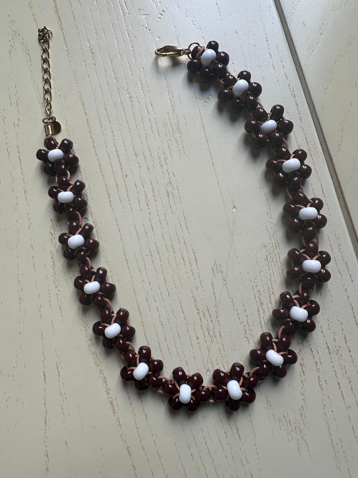 Collana Blossom fatta a mano con perline di vetro di Boemia