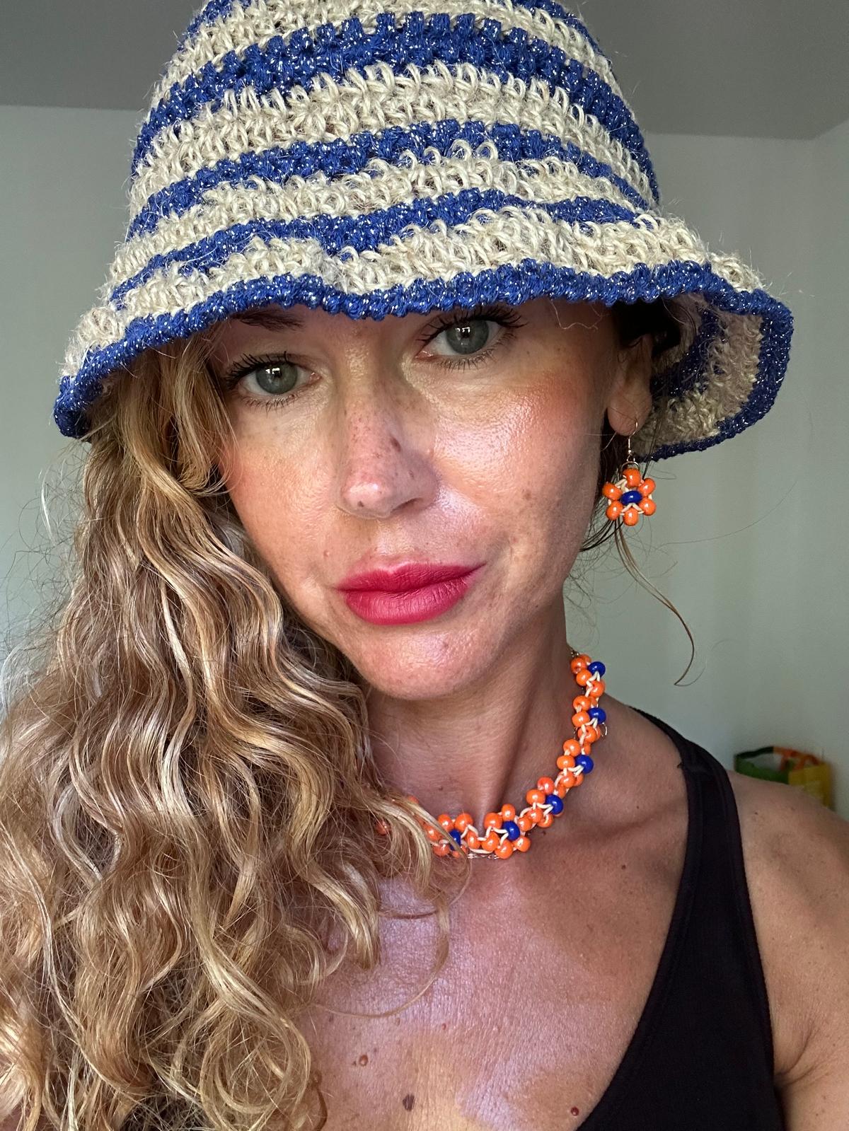 Cappello Laura fatto all'uncinetto in Juta, cotone e lurex
