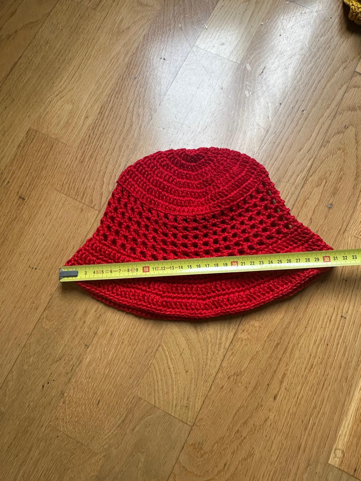 Cappello Milly fatto all'uncinetto in puro cotone
