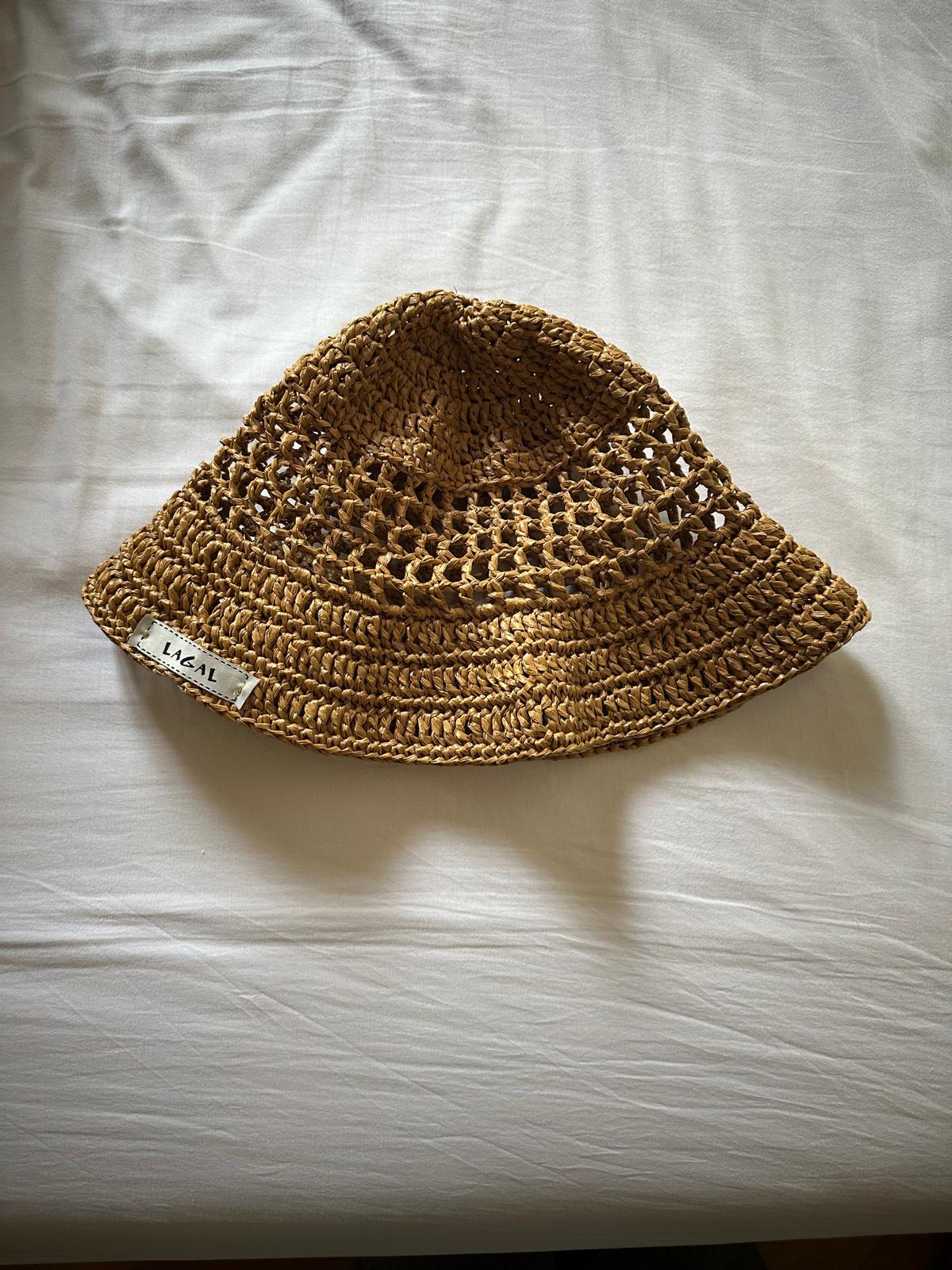 Cappello Milly fatto all'uncinetto in rafia