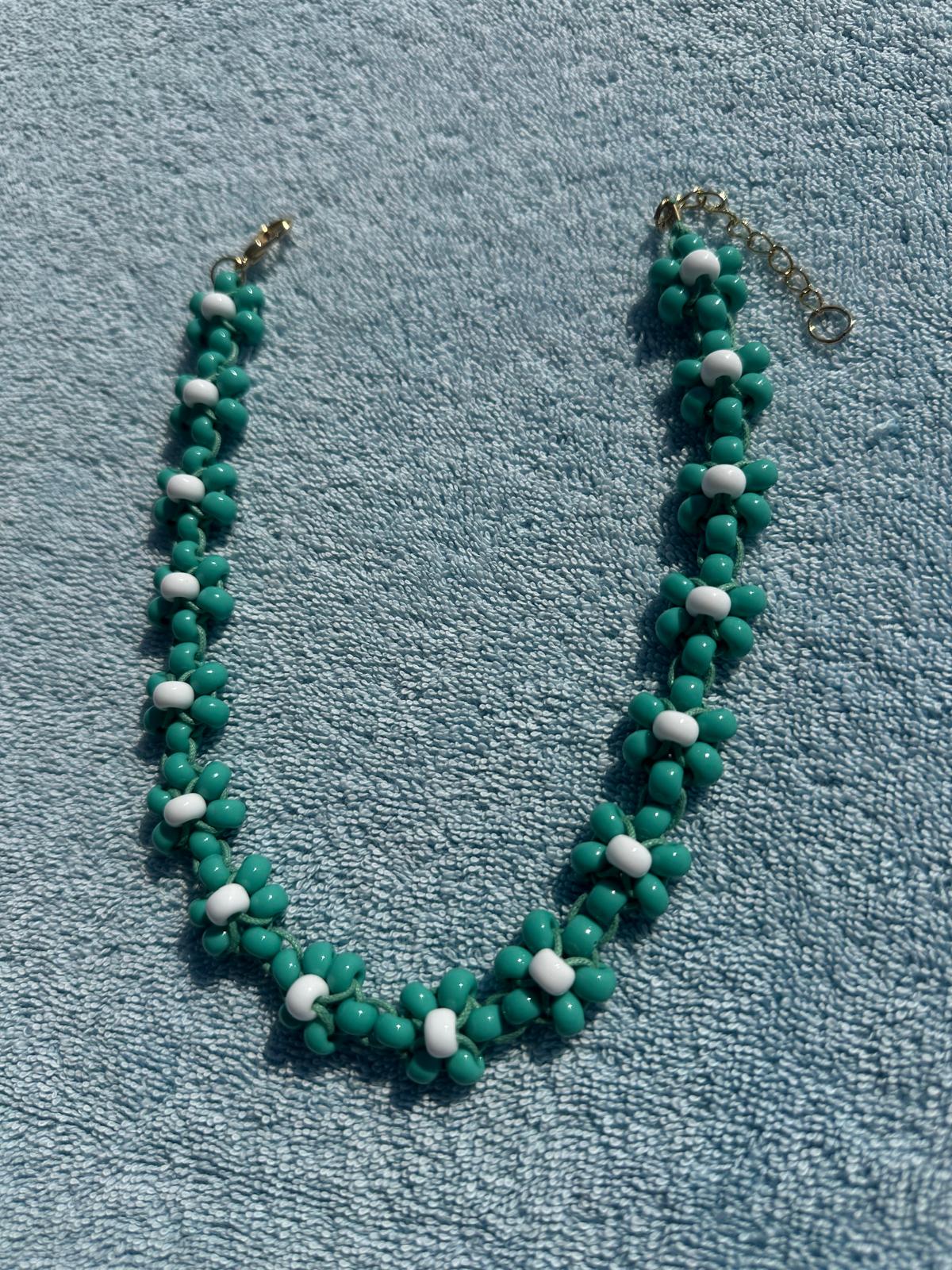 Collana Blossom fatta a mano con perline di vetro di Boemia