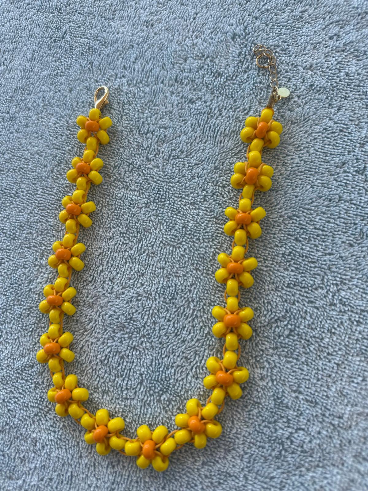 Collana Blossom fatta a mano con perline di vetro di Boemia