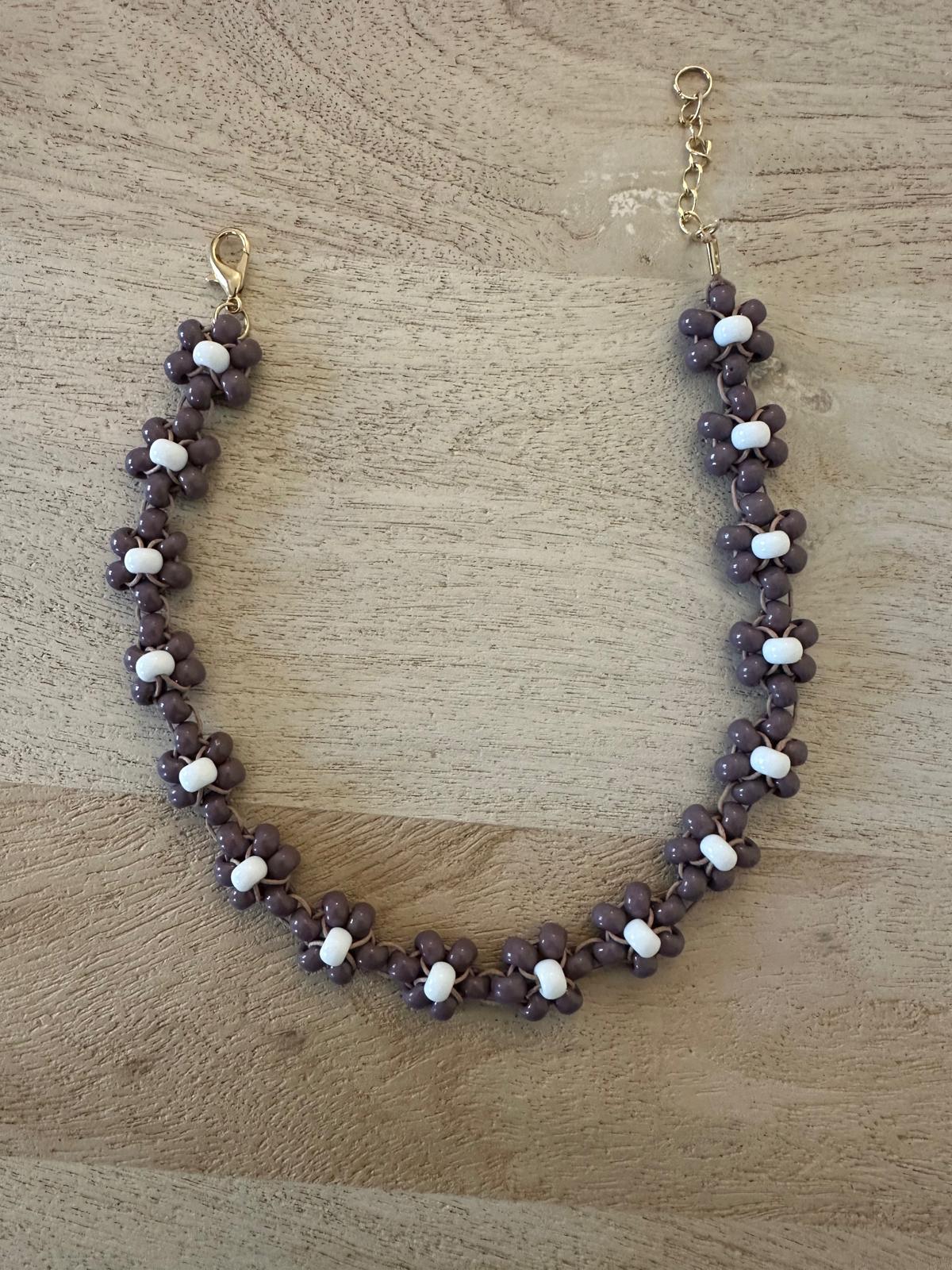 Collana Blossom fatta a mano con perline di vetro di Boemia