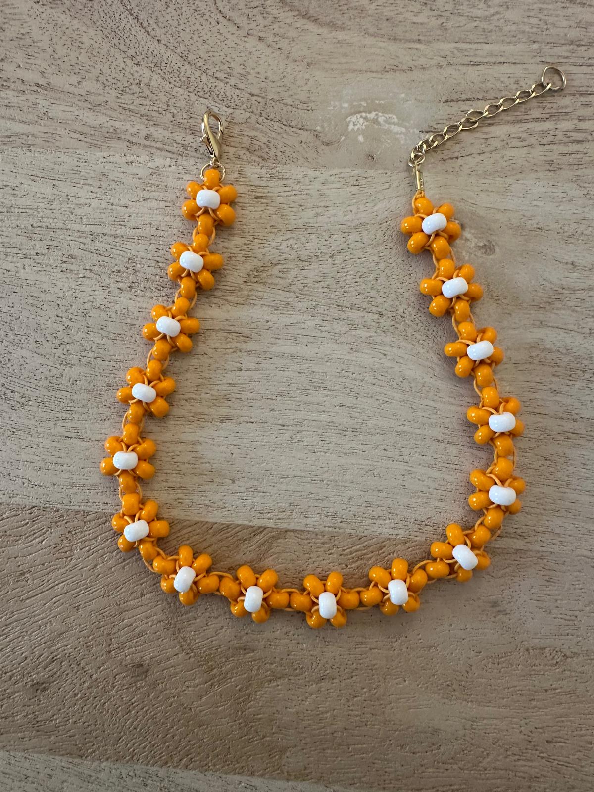 Collana Blossom fatta a mano con perline di vetro di Boemia
