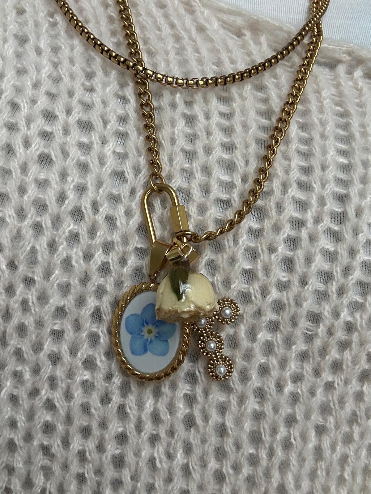 Ciondolo in acciaio inossidabile e resina "Iris"