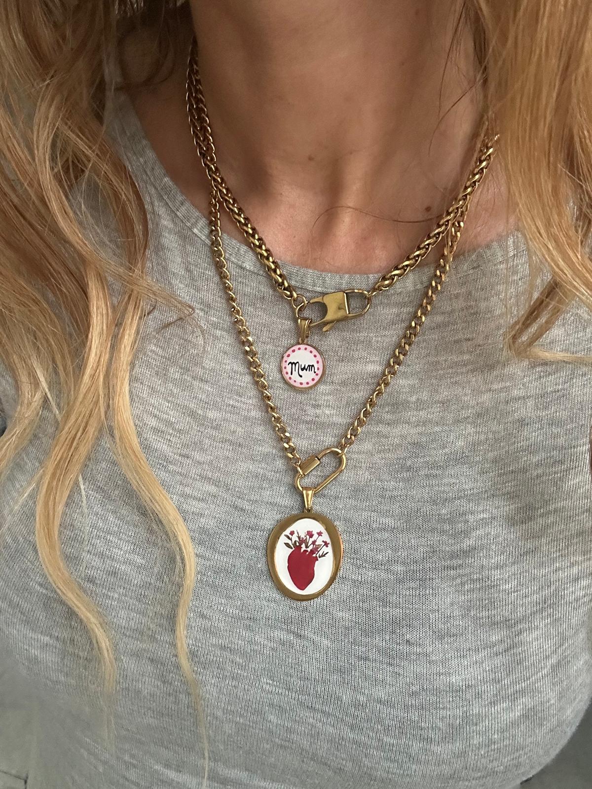 Ciondolo smaltato in acciaio inossidabile placcato oro 18K "Mum"