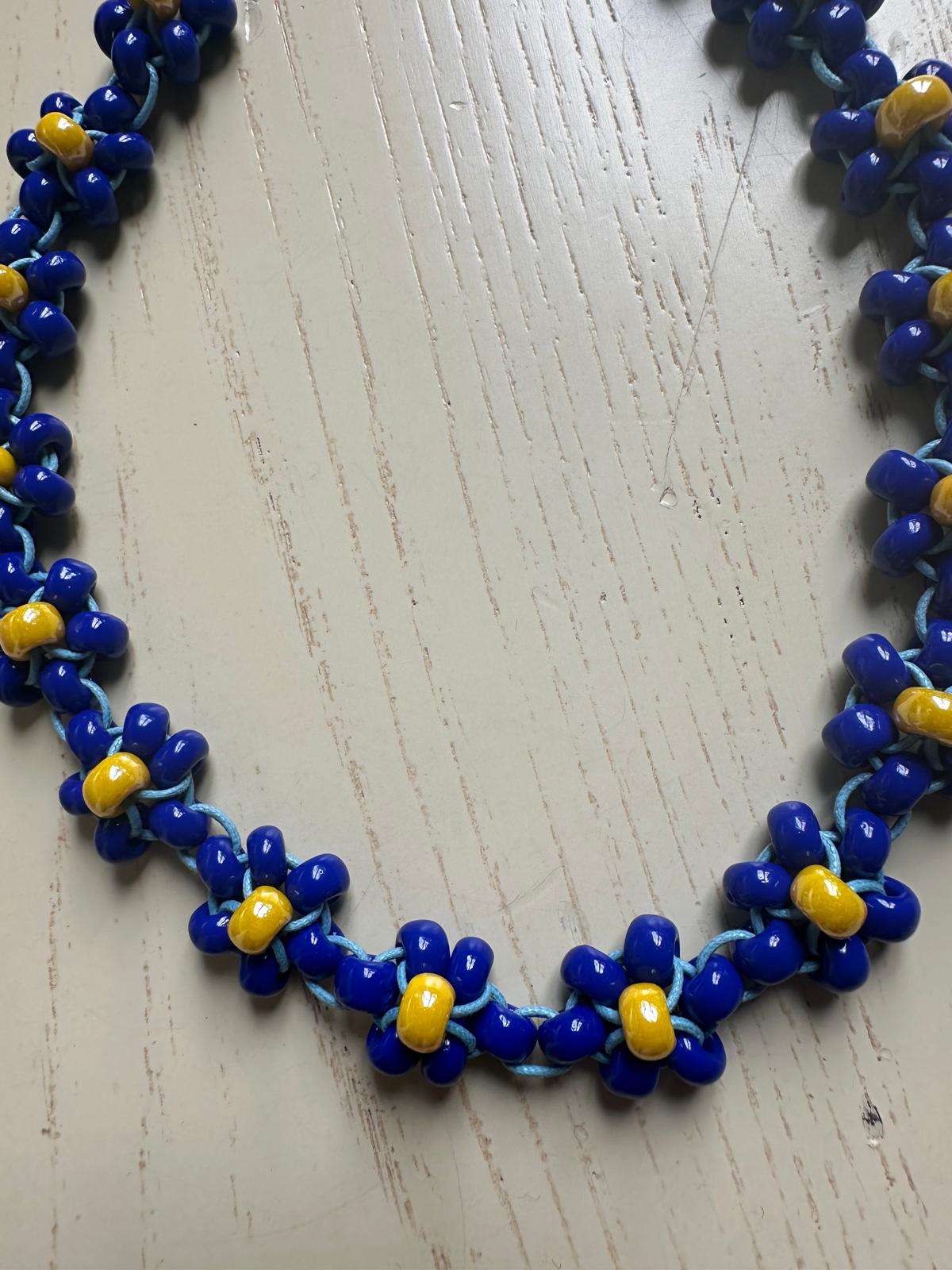 Collana Blossom fatta a mano con perline di vetro di Boemia
