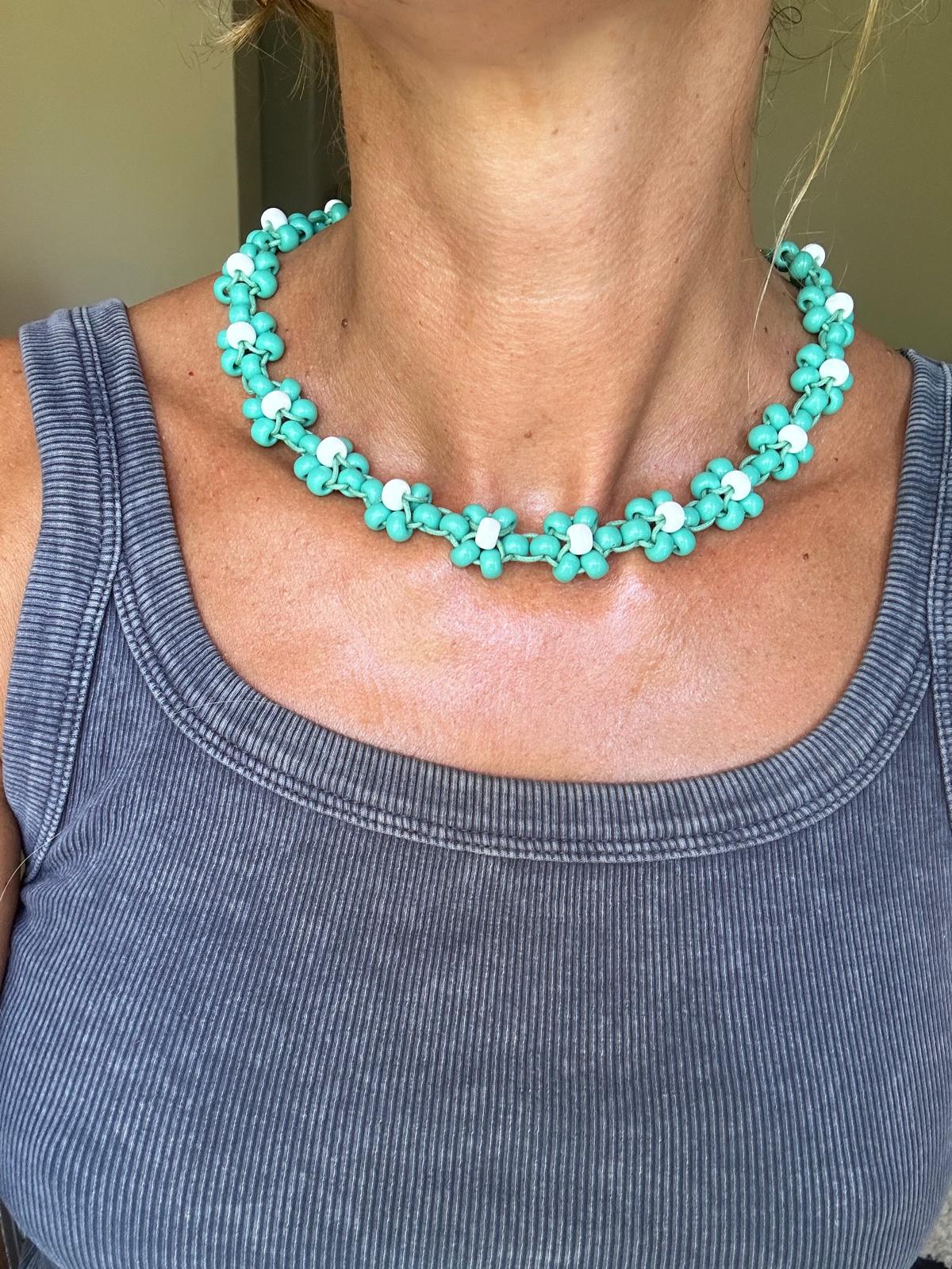 Collana Blossom fatta a mano con perline di vetro di Boemia