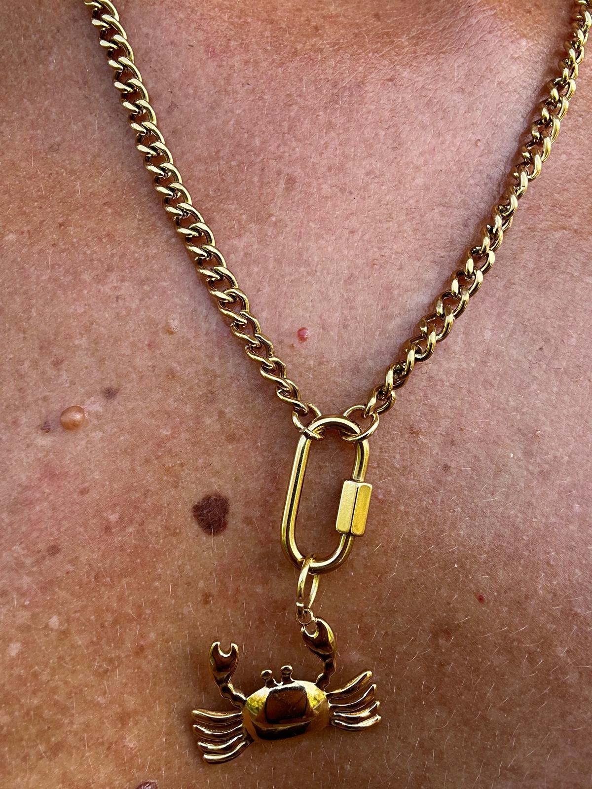 Ciondolo "Crabby" in acciaio inossidabile placcato oro 18K