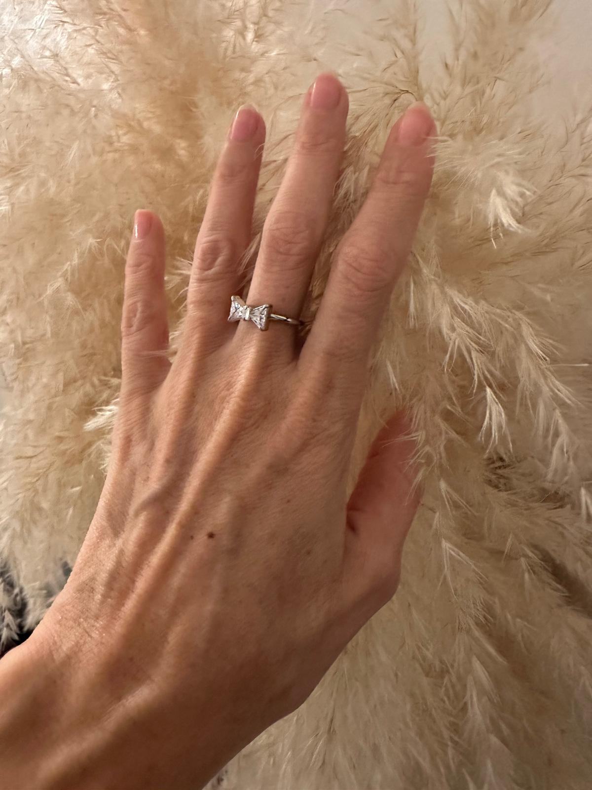 Anello in acciaio inossidabile e zircone anallergico e waterproof "Fiocco"