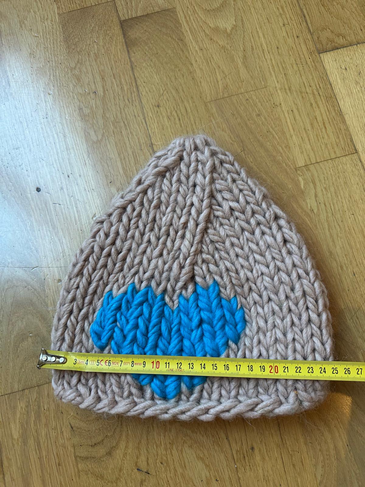 Cappello in pura lana fatto a mano in Italia "Cuore"