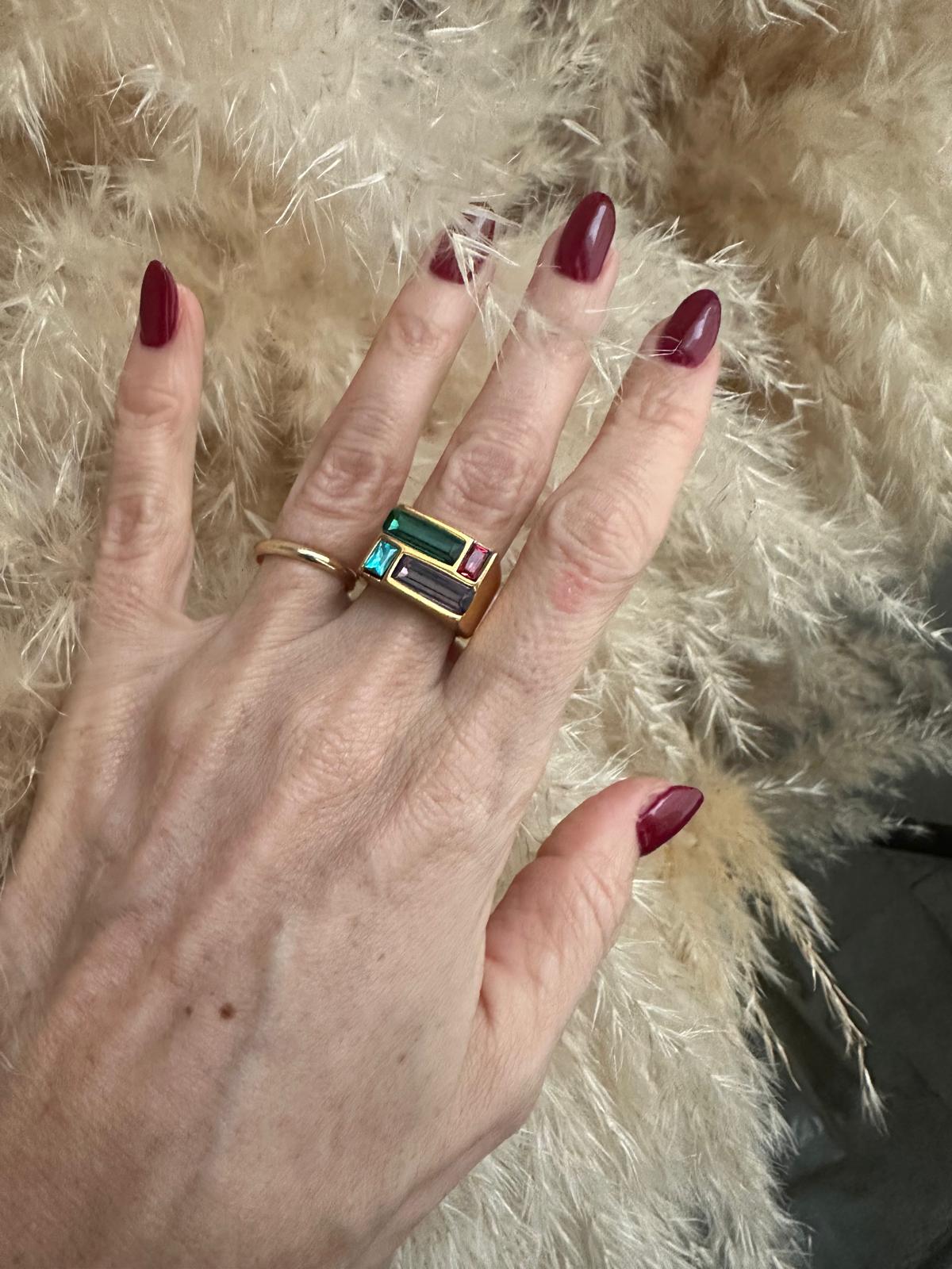 Anello in acciaio inossidabile e zirconi, anallergico e waterproof placcato oro 18K "Jackie"