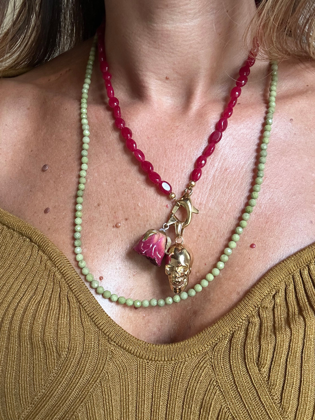 Ciondolo "Bocciolo" un vero bocciolo di rosa essicato e resinato