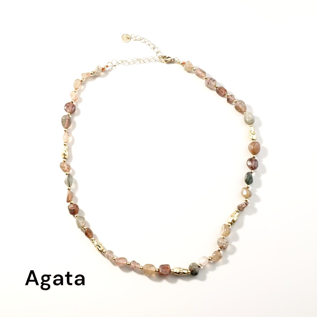 Collana in acciaio inossidabile e perle in pietra naturale "Blush"