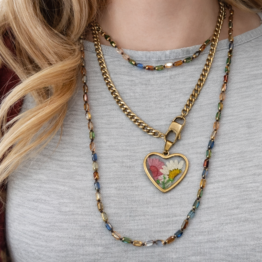 Ciondolo in acciaio inossidabile resina e fiori secchi placcato oro 18K "Primavera"