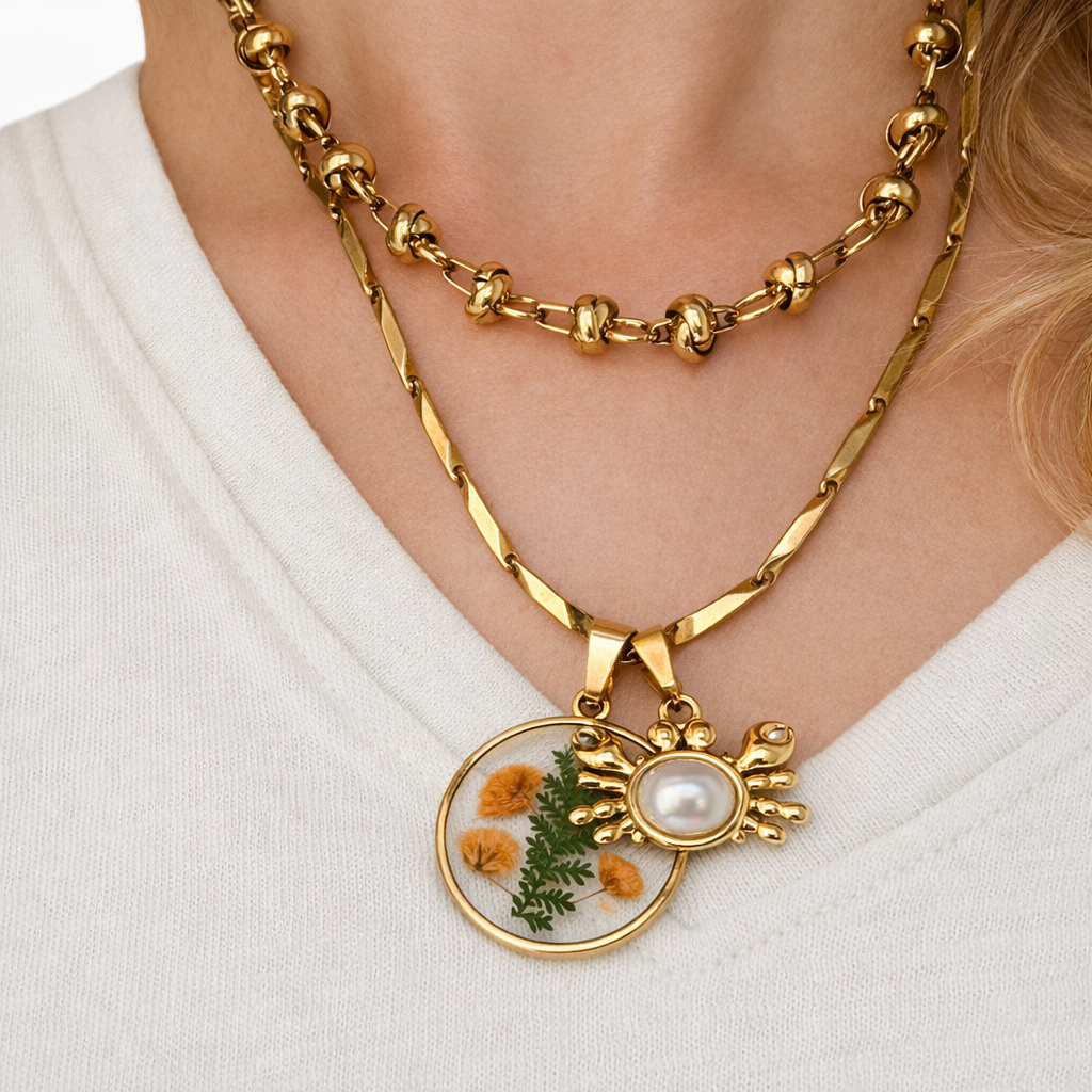 Ciondolo in acciaio inossidabile resina e fiori secchi placcato oro 18K "Verdalia"