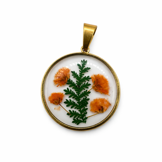 Ciondolo in acciaio inossidabile resina e fiori secchi placcato oro 18K "Verdalia"