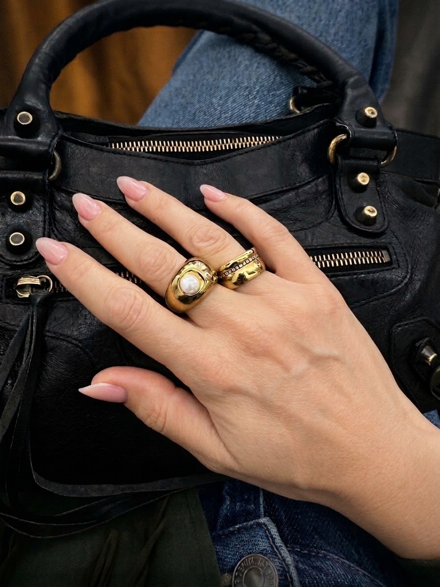 Anello in acciaio inossidabile waterproof placcato oro 18K "Ingrid"