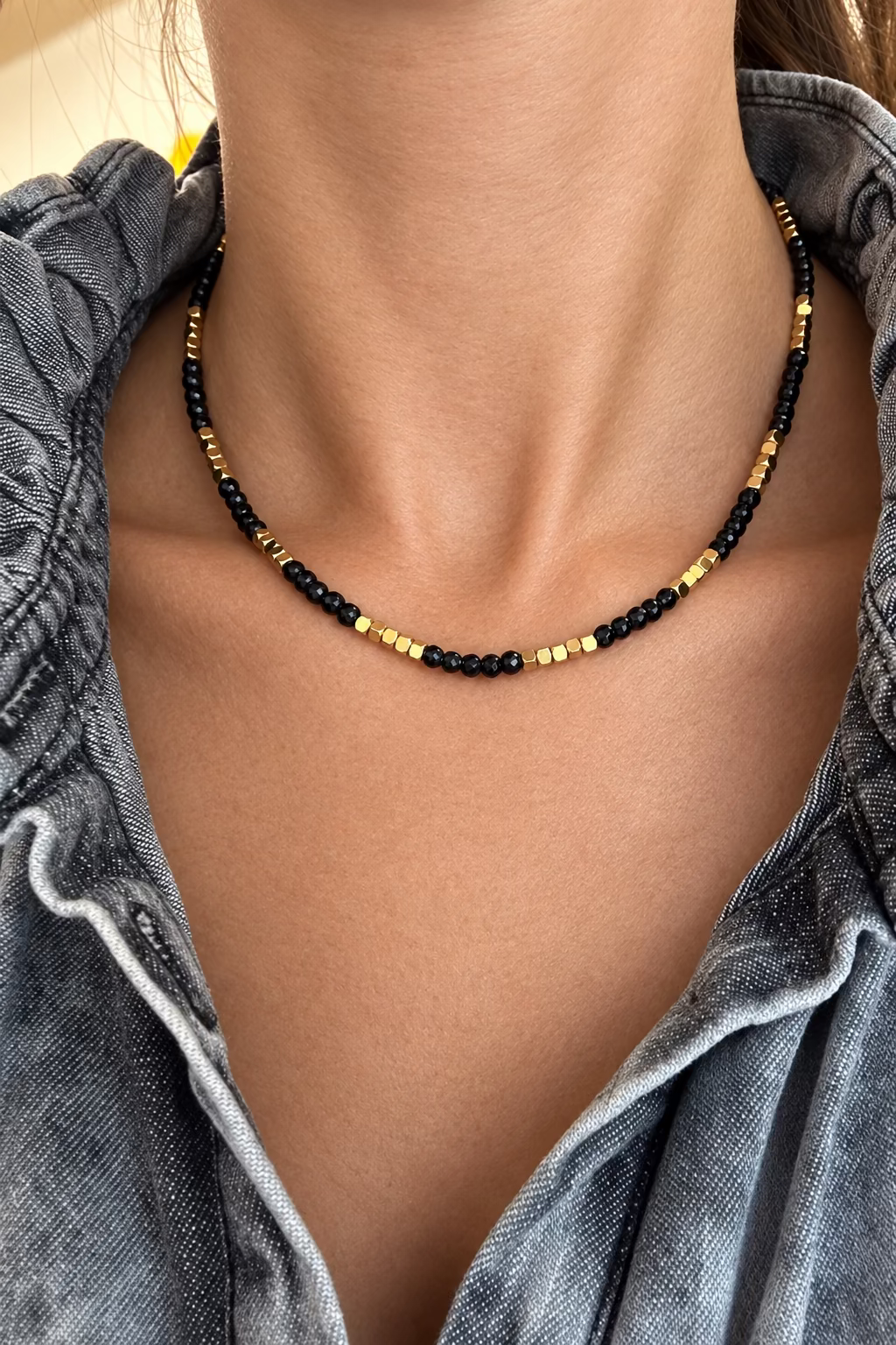 Collana in acciaio inossidabile e perline in pietra naturale "Sassolino"