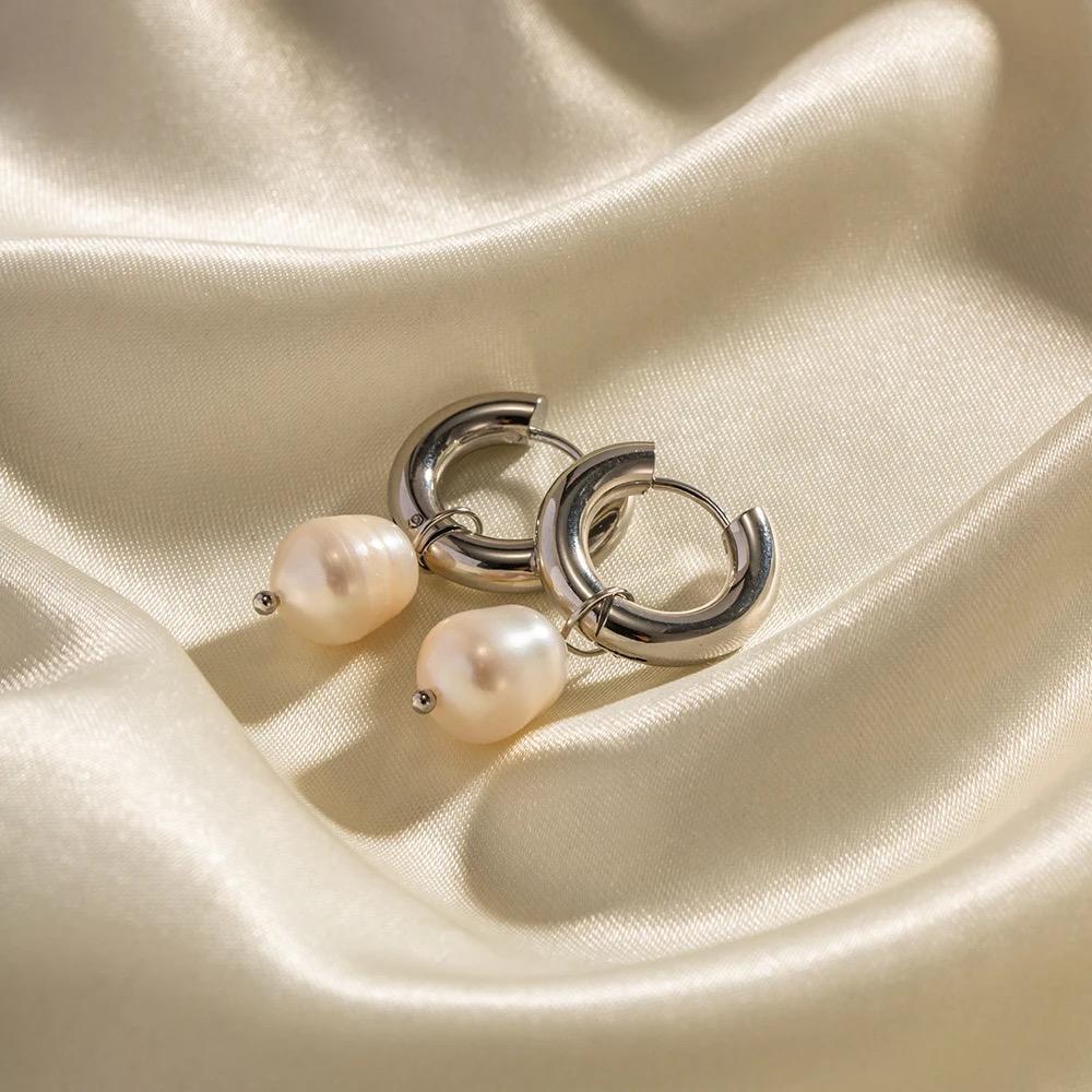 Orecchini in acciaio inossidabile con perla, anallergici e waterproof "Posh"