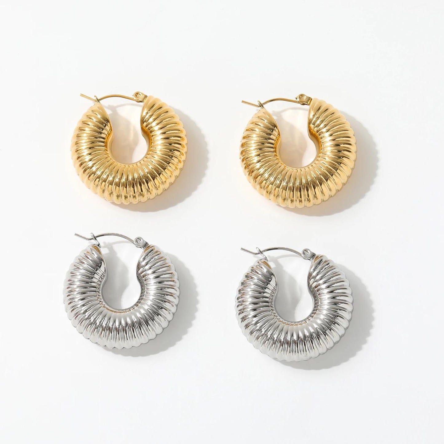Orecchini in acciaio inossidabile placcati oro 18K anallergici e waterproof "Brividi"