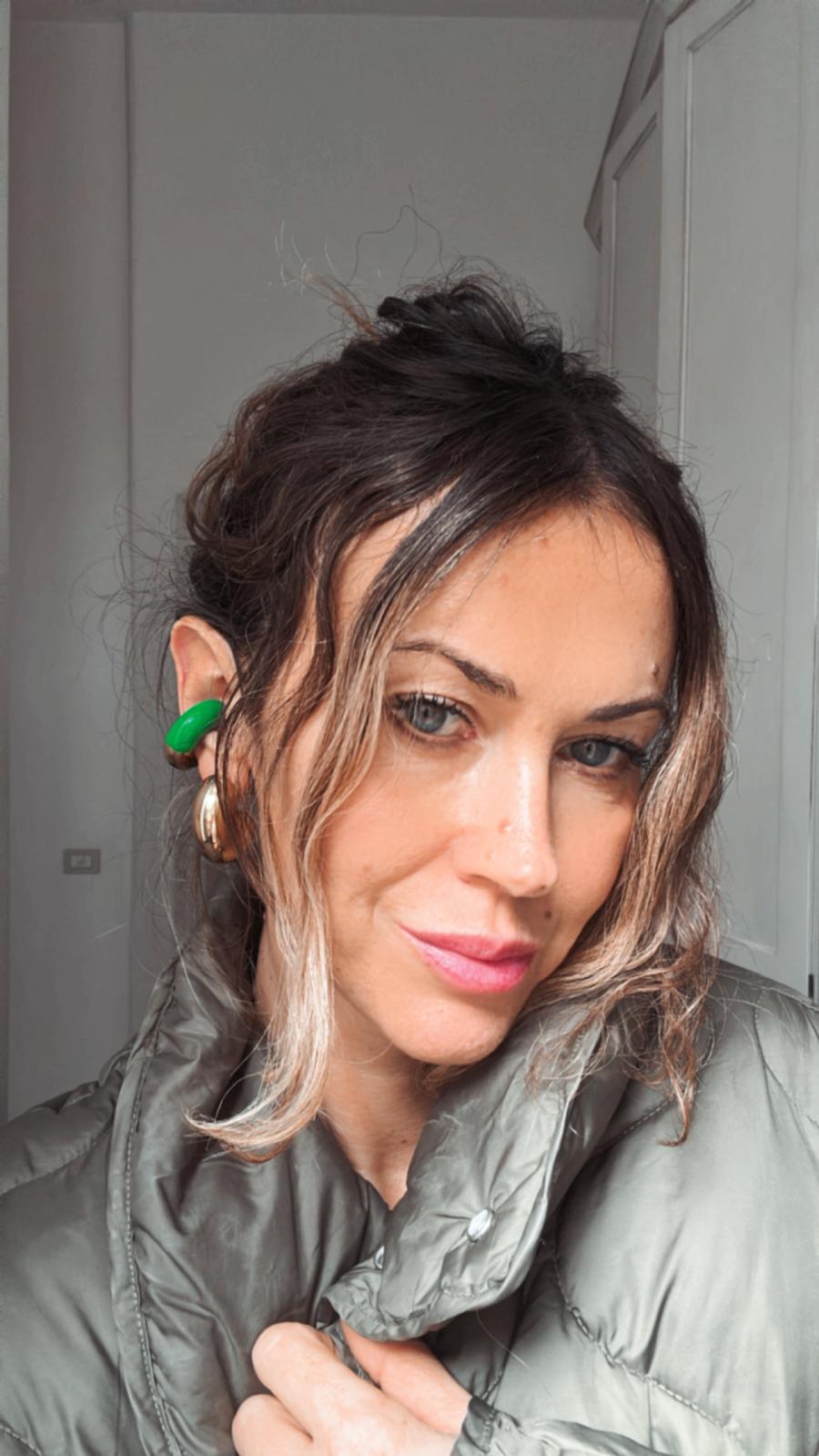 Ear cuff smaltato in acciaio inossidabile anallergico e waterproof "Sorprendimi"
