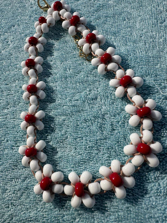 Collana Blossom fatta a mano con perline di vetro di Boemia