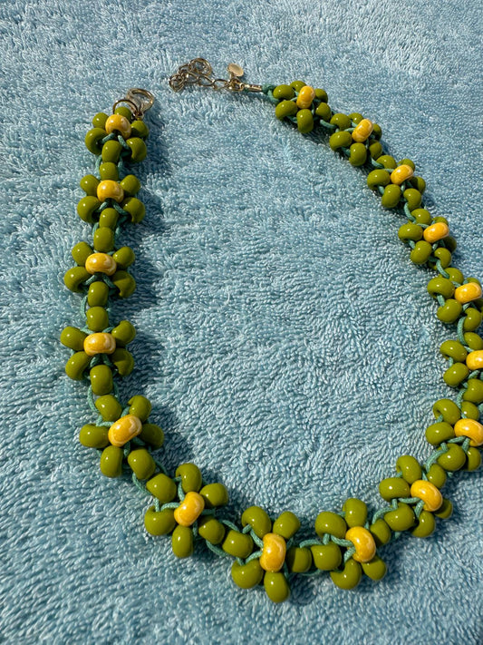 Collana Blossom fatta a mano con perline di vetro di Boemia