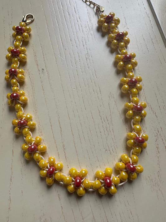 Collana Blossom fatta a mano con perline di vetro di Boemia