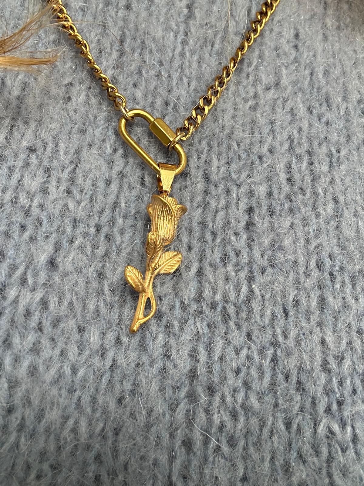 Ciondolo in acciaio inossidabile placcato oro 18k "Belle"