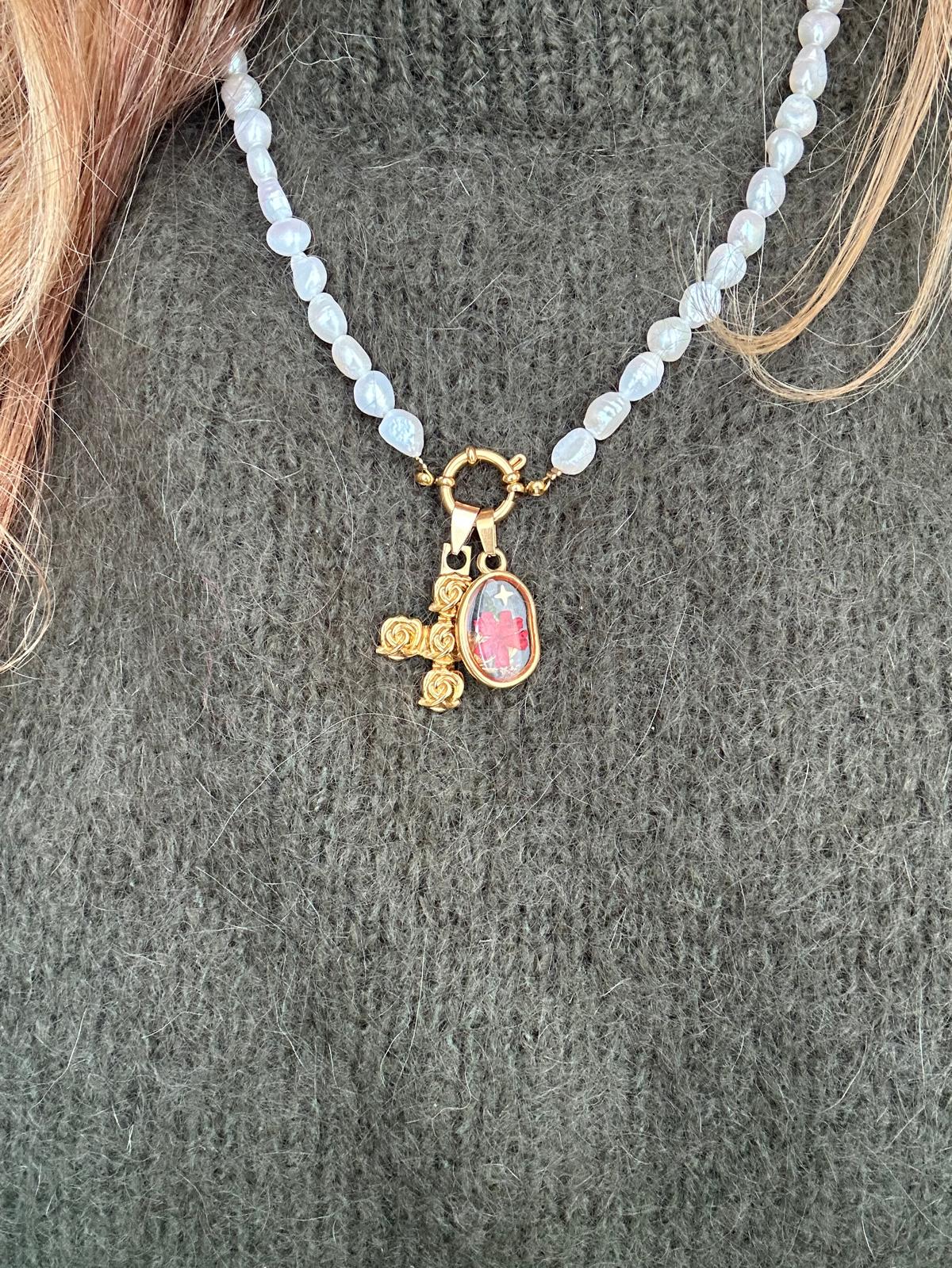 Ciondolo in acciaio inossidabile e vero fiore in resina "Flora"