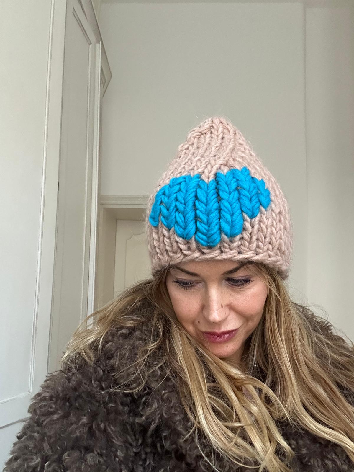 Cappello in pura lana fatto a mano in Italia "Cuore"