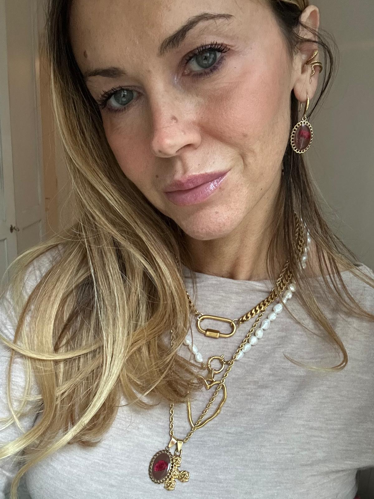 Ciondolo in acciaio inossidabile e resina "Sissy"