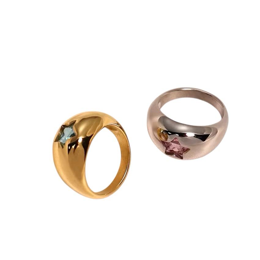 Anello in acciaio inossidabile e zirconi, anallergico e waterproof placcato oro 18K "Stellina"