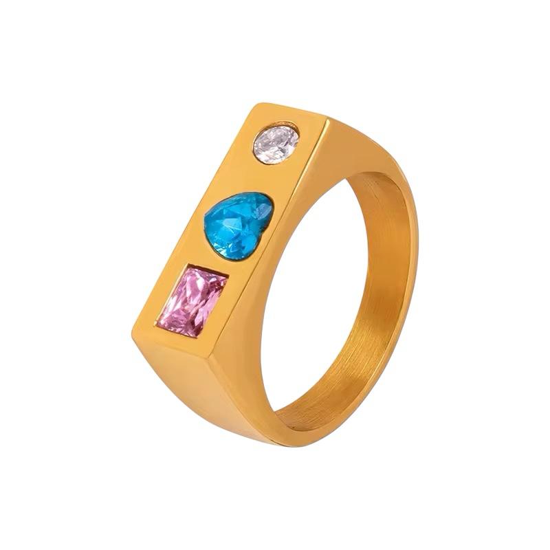 Anello in acciaio inossidabile e zirconi, anallergico e waterproof placcato oro 18K "Tornado"