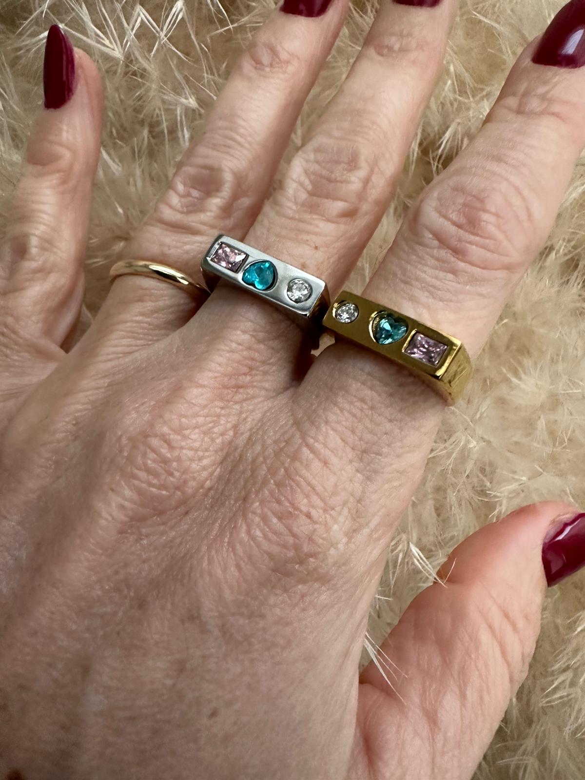 Anello in acciaio inossidabile e zirconi, anallergico e waterproof placcato oro 18K "Tornado"