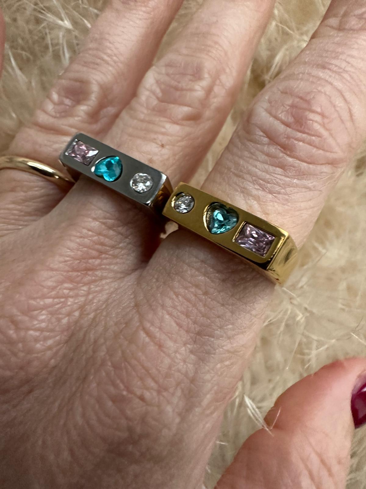 Anello in acciaio inossidabile e zirconi, anallergico e waterproof placcato oro 18K "Tornado"