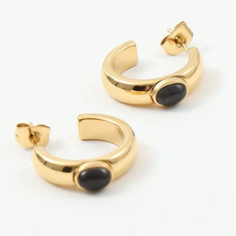 Orecchini in acciaio inossidabile con perla, anallergici e waterproof "Susy"