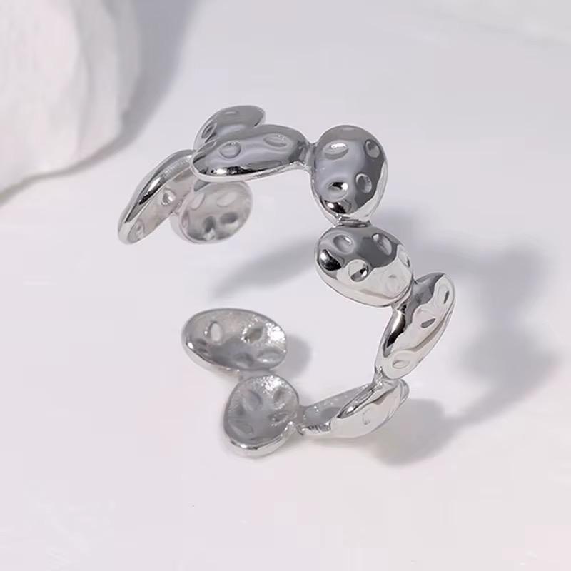 Anello da mignolo regolabile, anallergico e waterproof placcato oro 18K "Chicco"