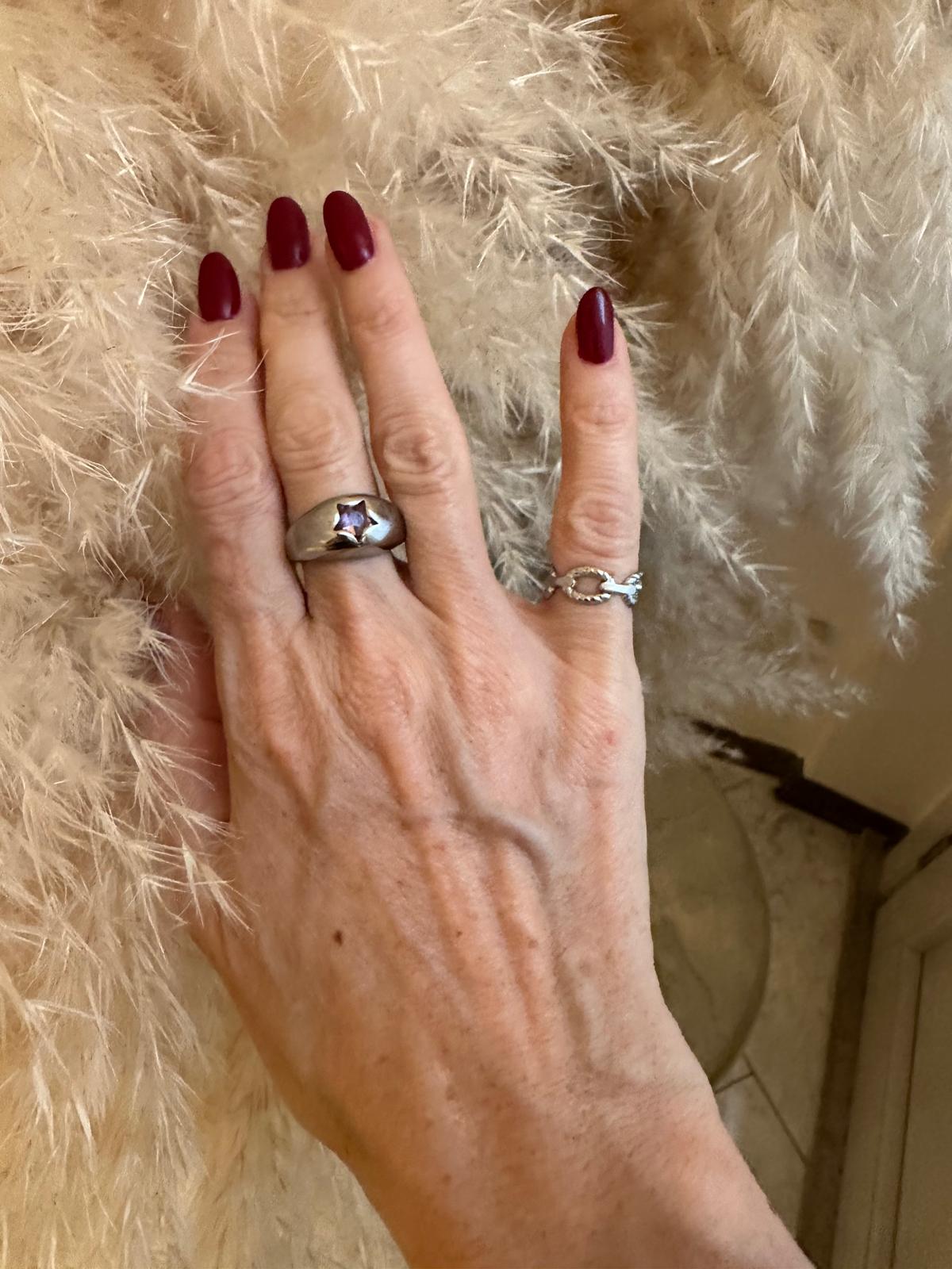 Anello da mignolo regolabile, anallergico e waterproof placcato oro 18K "Spillo"