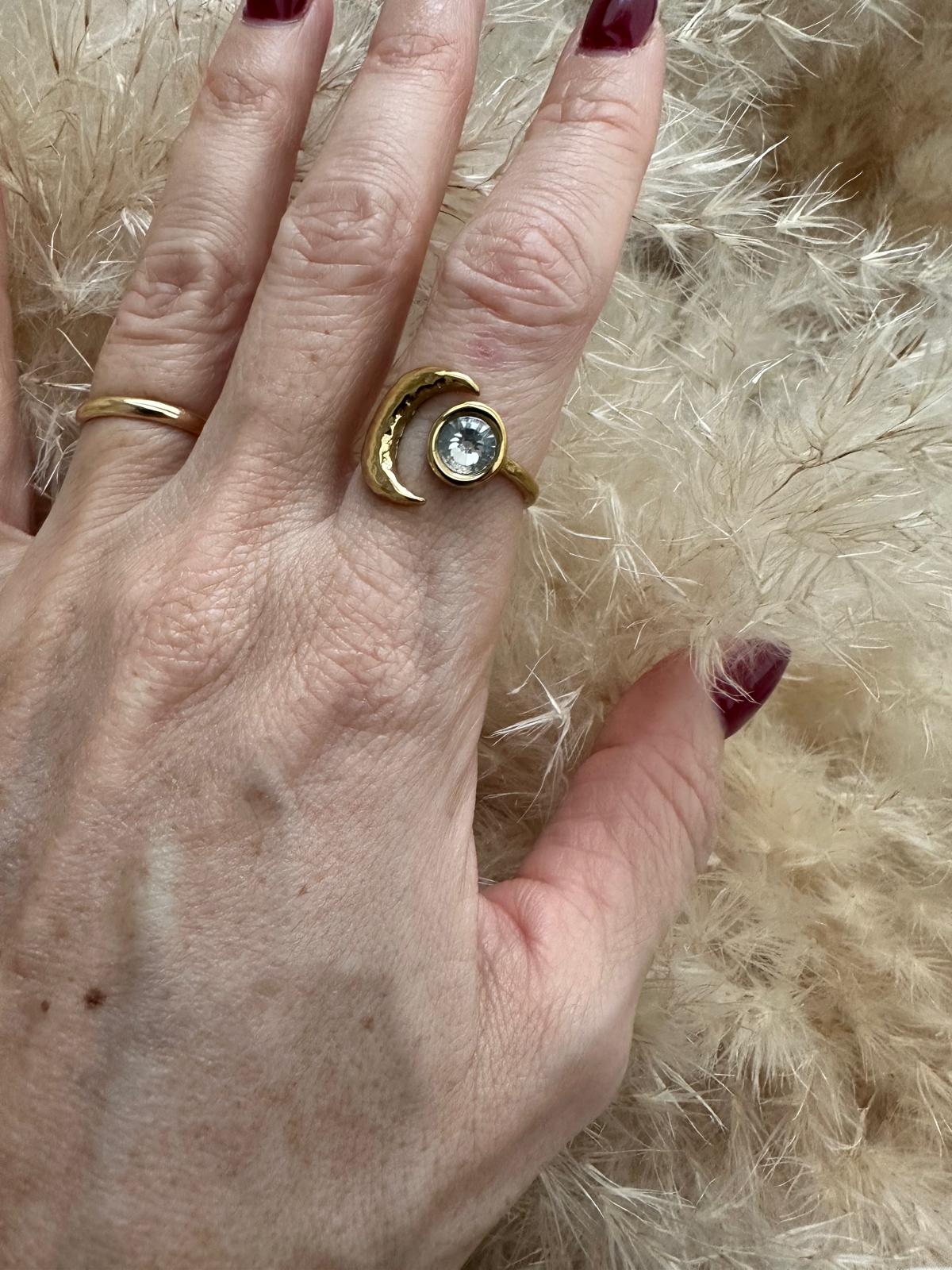 Anello in acciaio inossidabile e zirconi, anallergico e waterproof placcato oro 18K "Eclissi"