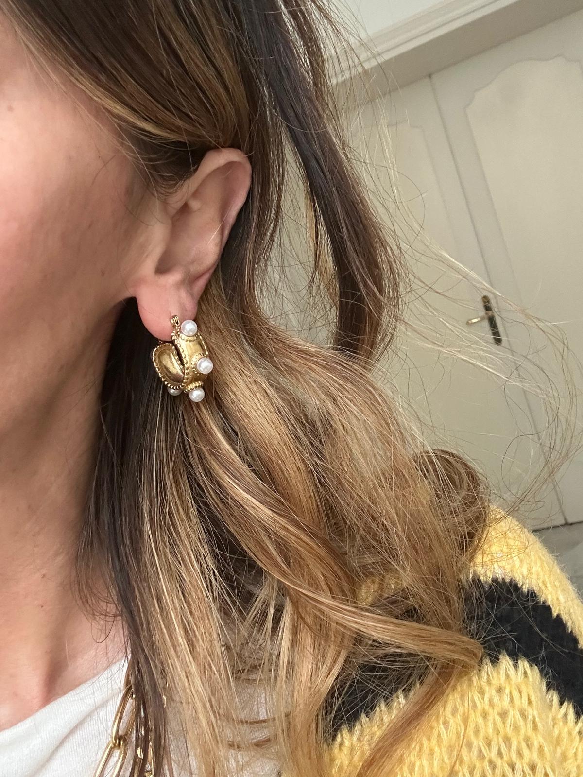 Orecchini in acciaio inossidabile anallergici e waterproof placcati oro 18K "Clara"