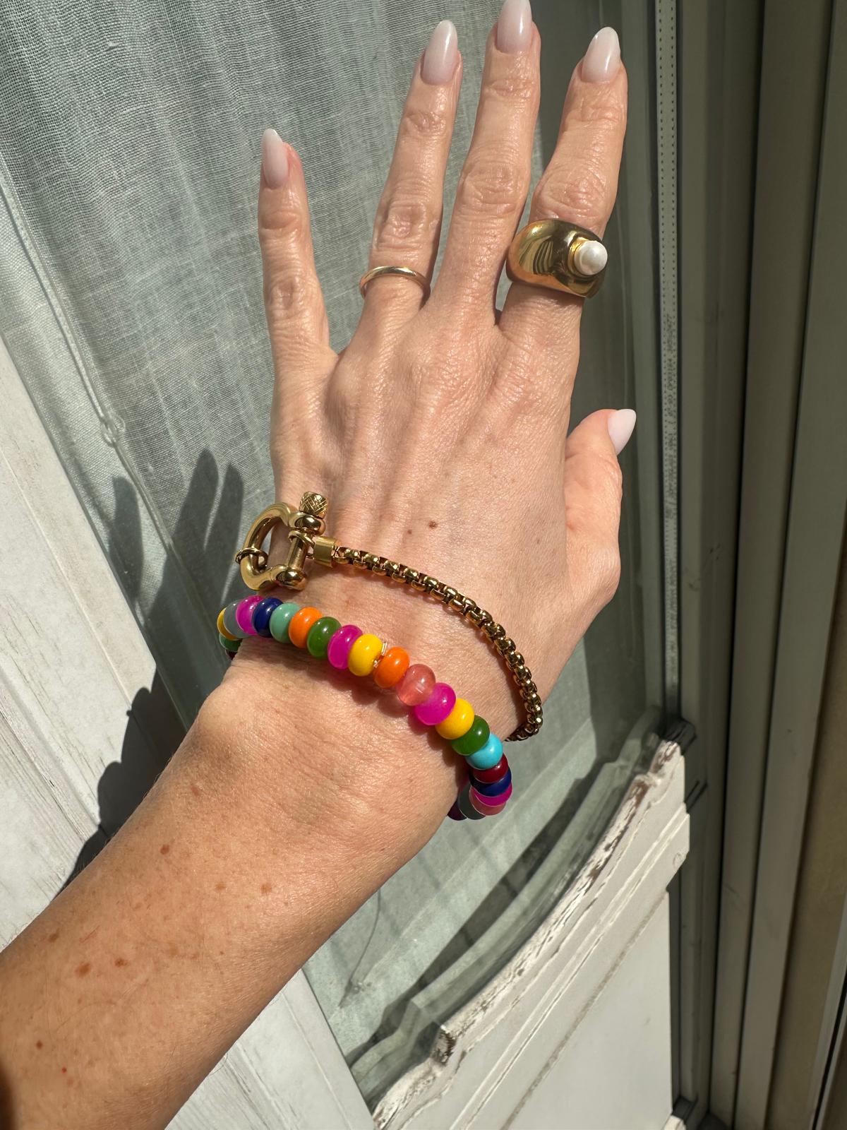 Bracciale in  in pietre naturali e filo elastico "Caramella"