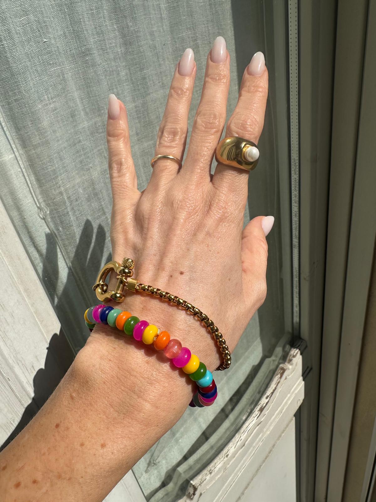 Bracciale in  in pietre naturali e filo elastico "Caramella"