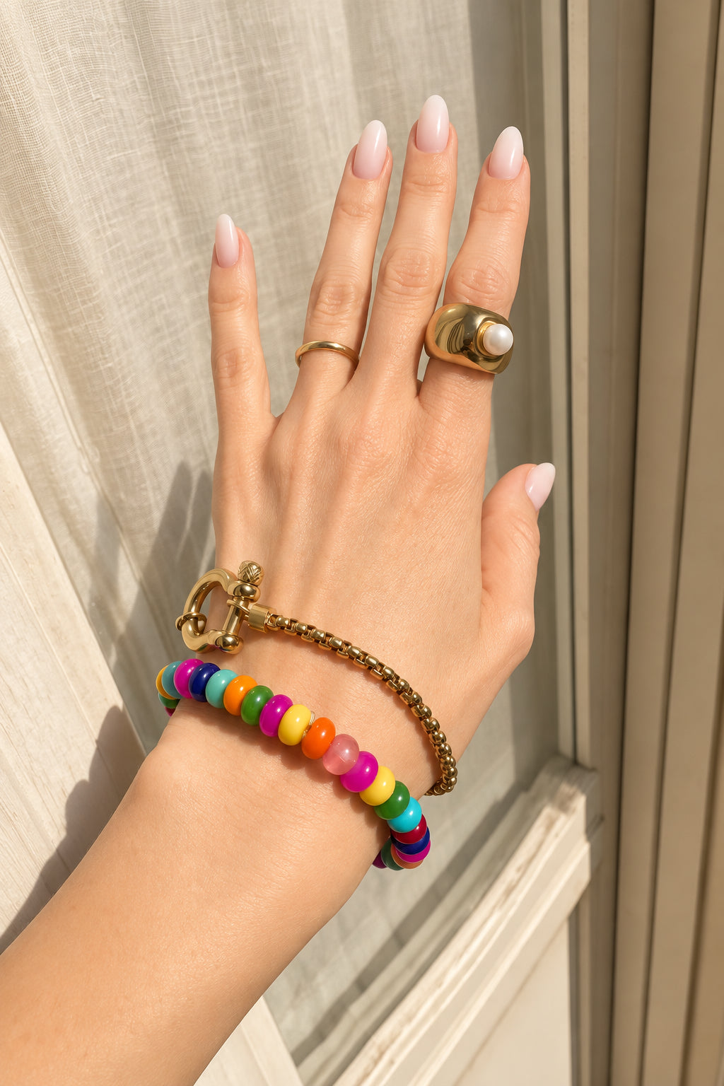 Bracciale in  in pietre naturali e filo elastico "Caramella"