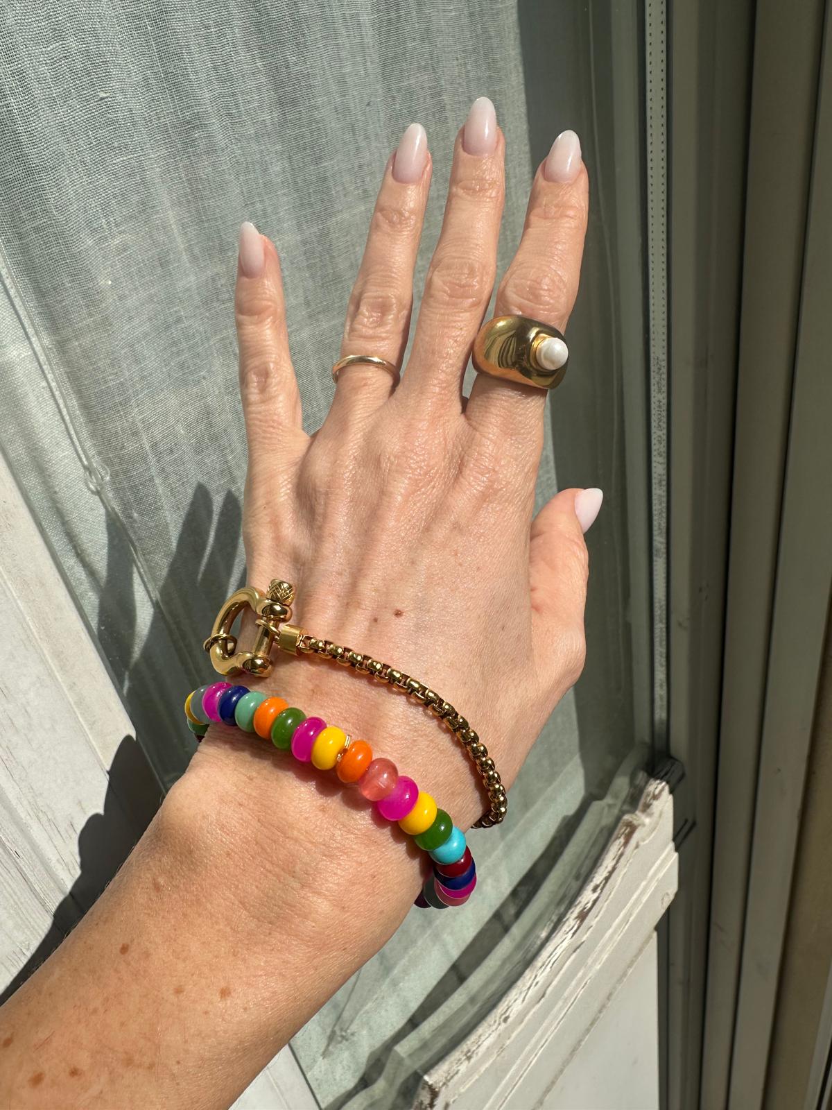 Bracciale in  in pietre naturali e filo elastico "Caramella"
