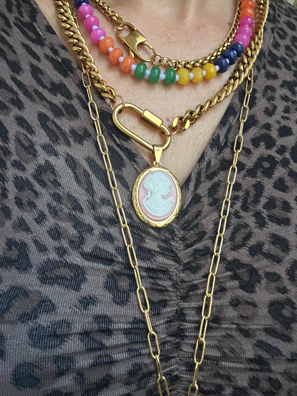 Ciondolo "Cameo" in acciaio inossidabile placcato oro 18K