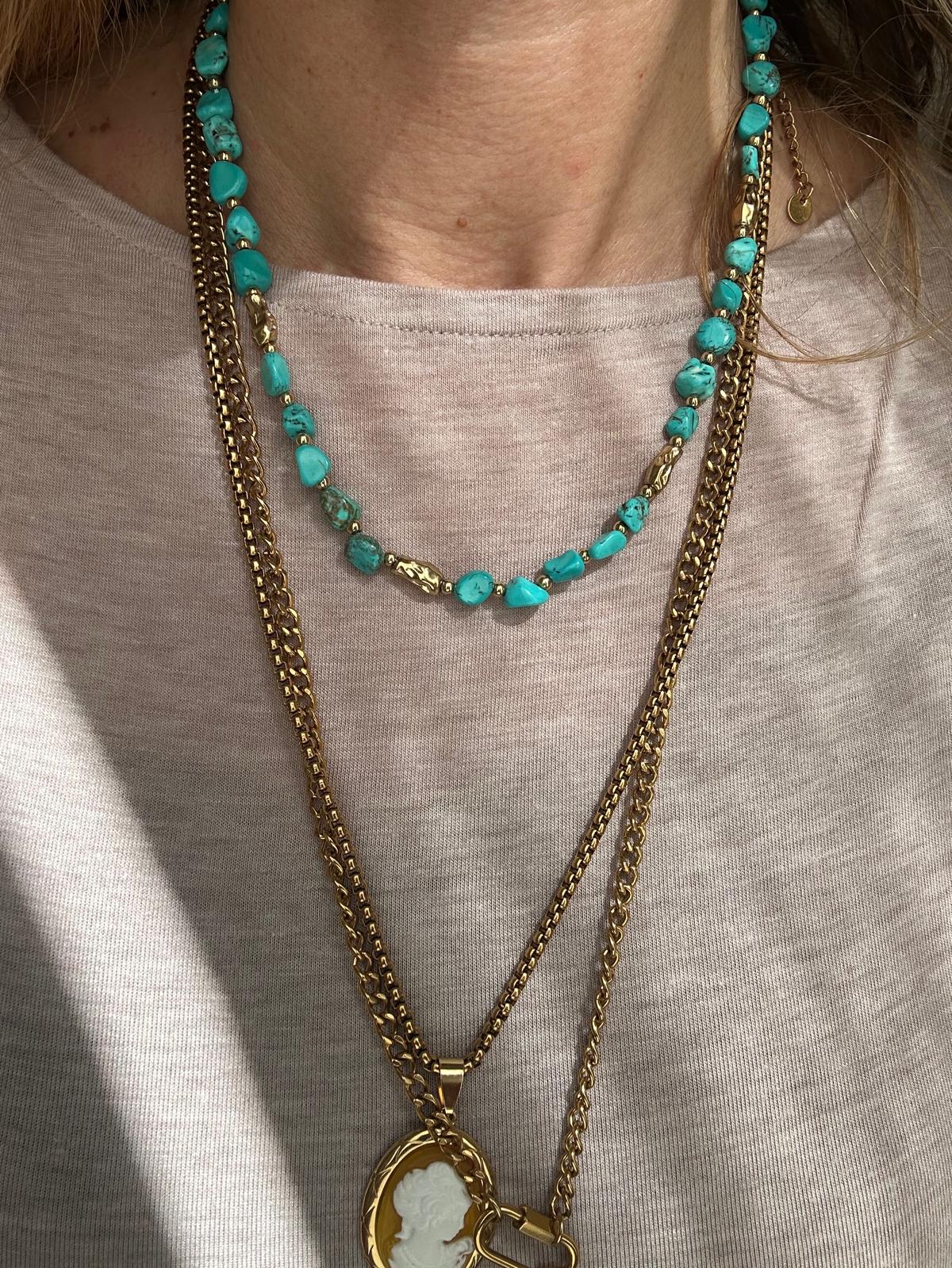 Collana in acciaio inossidabile e perle in pietra naturale "Blush"